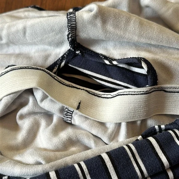 Hollister Peekaboo Striped Jumpsuit Navy/White Cut Out Wide Leg Crop Size Small - Picture 10 of 14